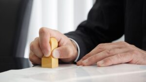 押印をする行政書士